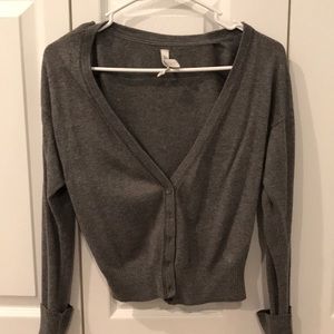 gray cardigan 😍
